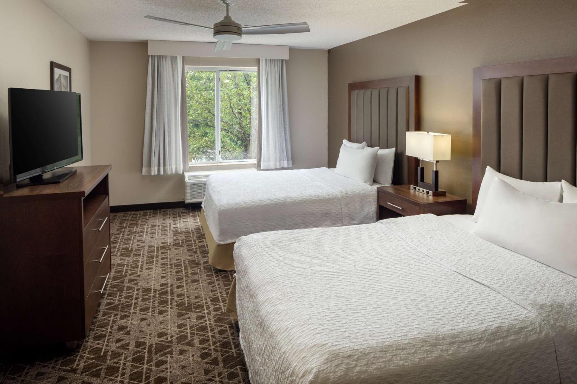 โฮมวู้ด สวีท บาย ฮิลตัน วอลลิงฟอร์ด เมอริเดน Hotel วัลลิงฟอร์ด ภายนอก รูปภาพ